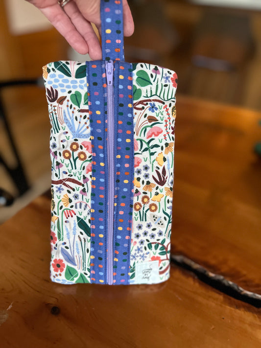 Medium Pouch: Fun Floral