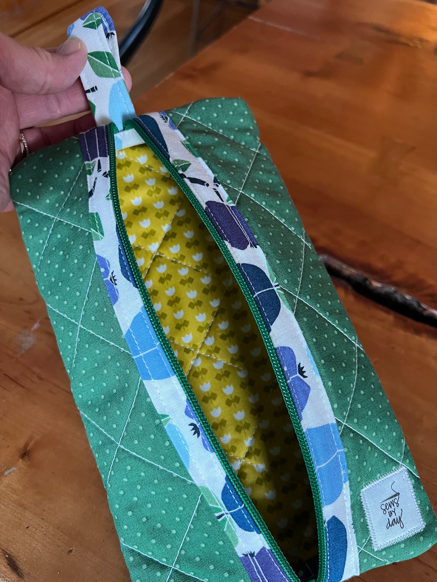 Medium Pouch: Kelly Green Fruit Binding