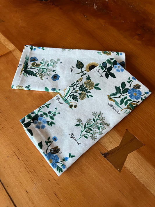 2 Botanical Flower Napkins