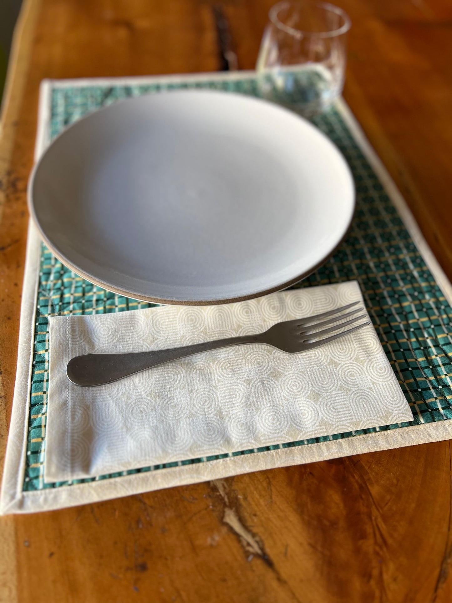 2 Retro Neutral Napkins