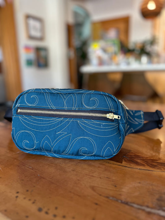 Crossbody Bag: Dark Teal Gold Zipper