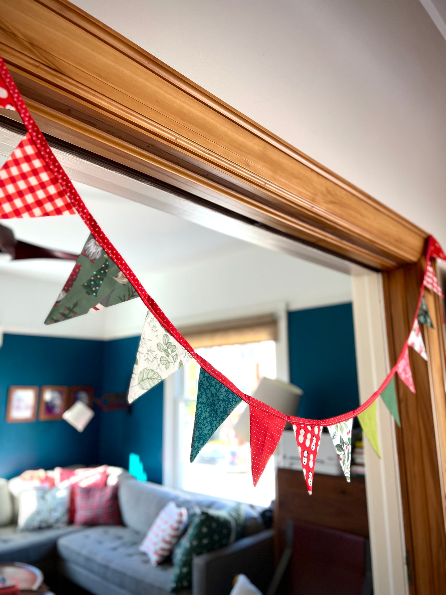 Christmas Bunting (red binding strip)