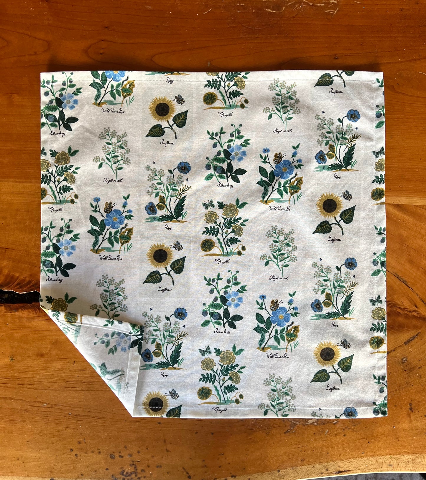 2 Botanical Flower Napkins