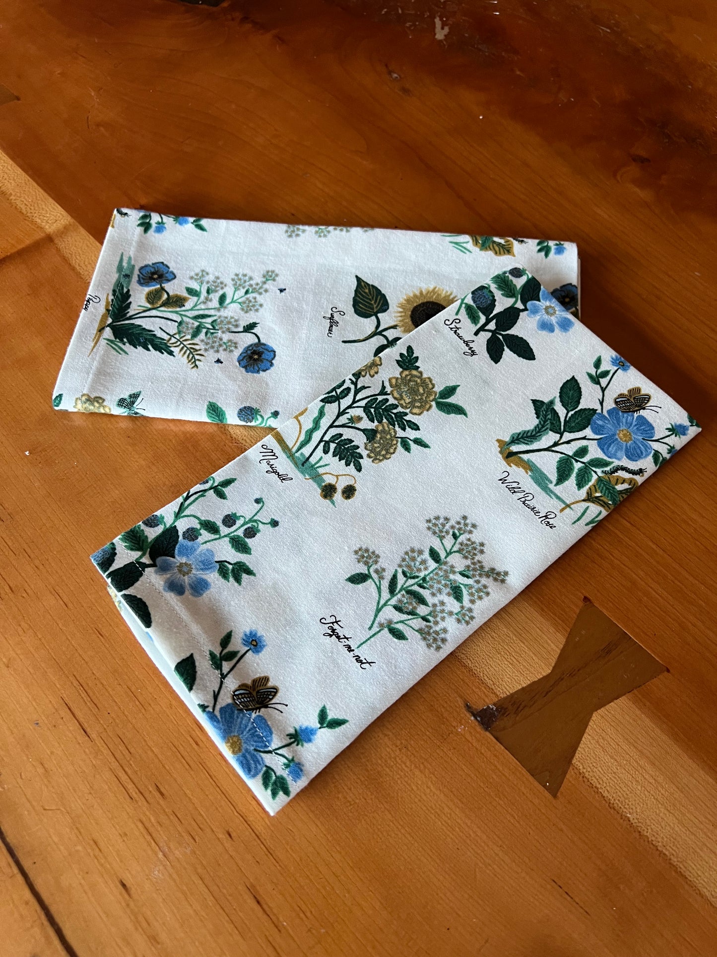 2 Botanical Flower Napkins