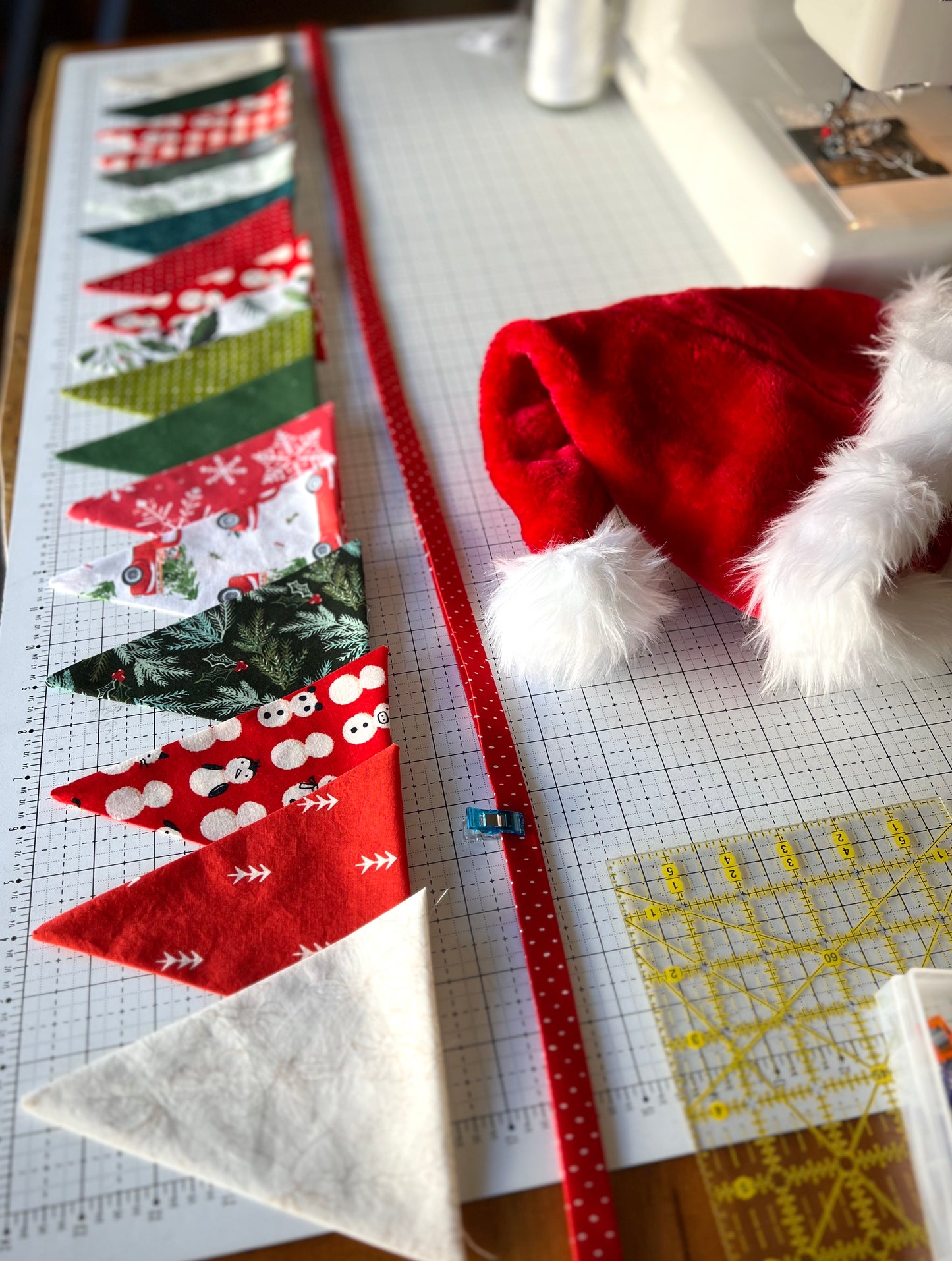 Christmas Bunting (red binding strip)