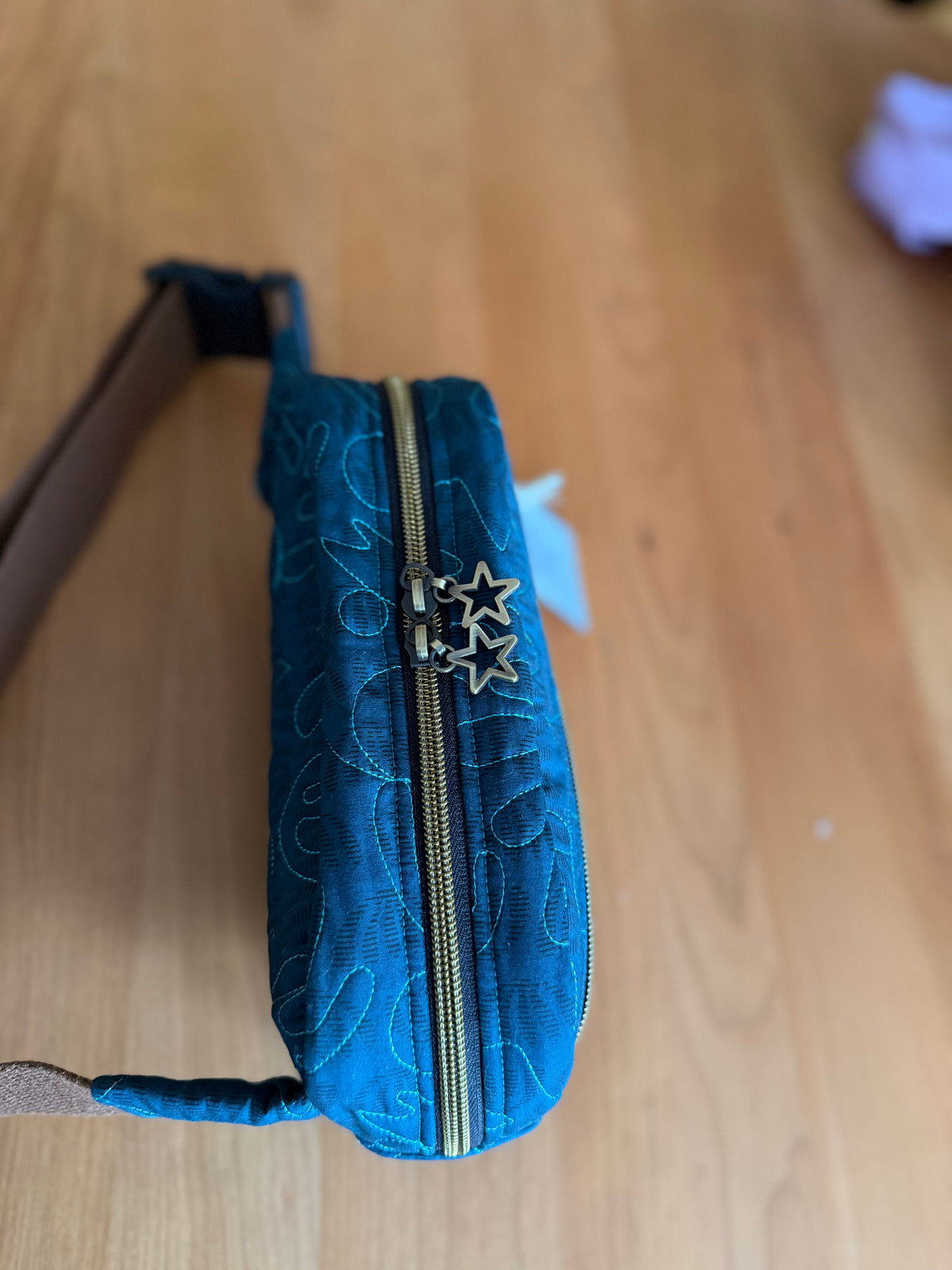 Crossbody Bag: Teal with Star Zip Pulls