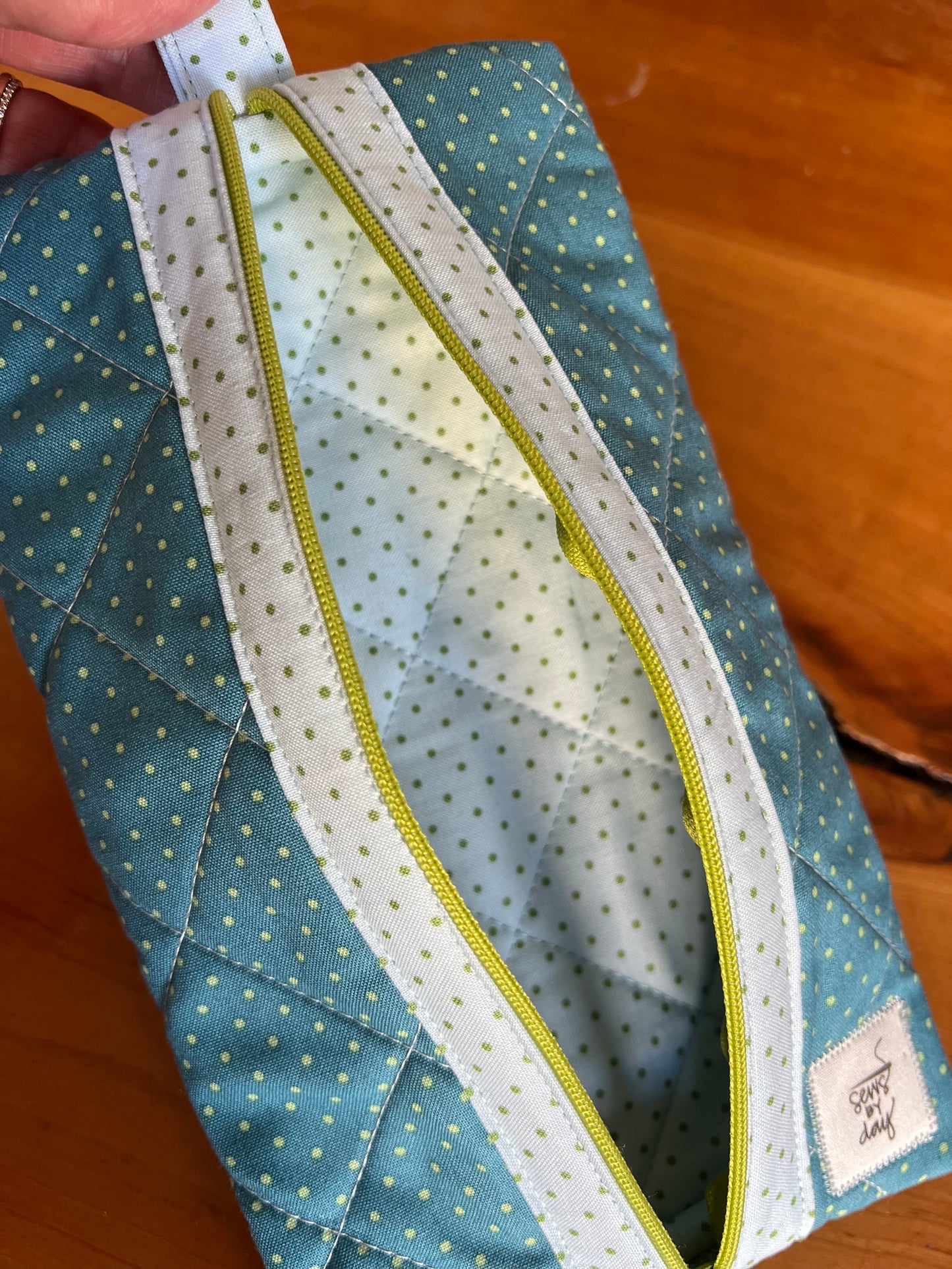 Medium Pouch: Teal/Light Blue Dot