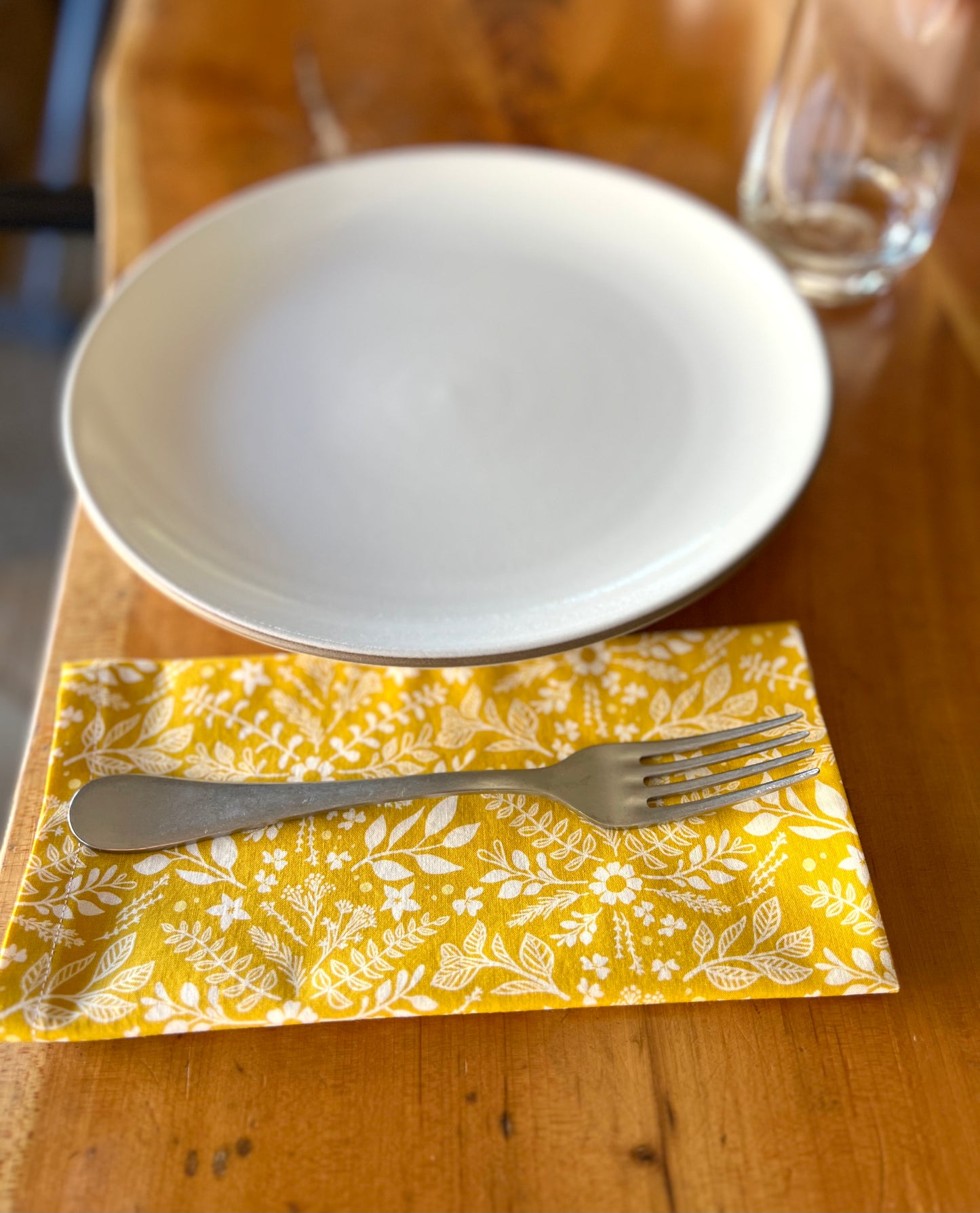 2 Sunny Floral Napkins