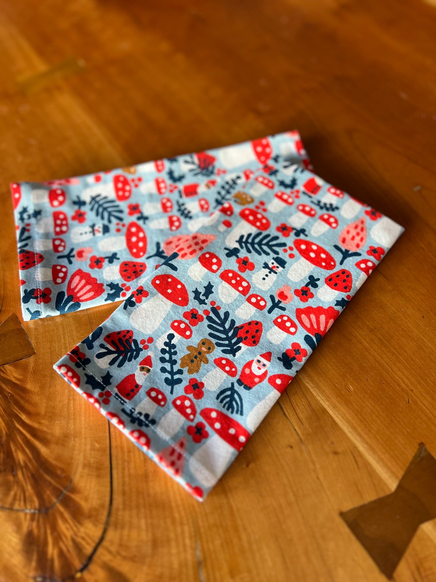 2 Folksy Santa Napkins