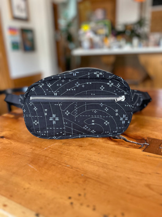 Crossbody Bag: Black